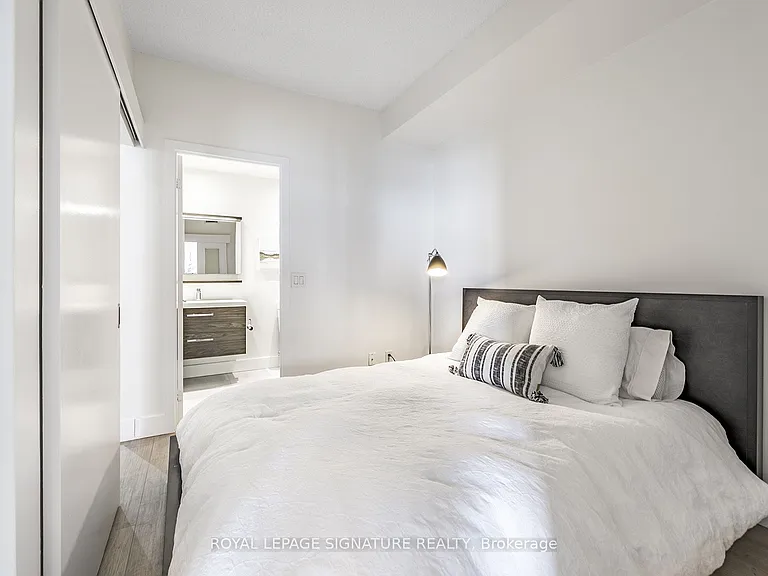 218 Queens Quay W #2303 — Photo 16