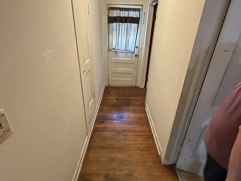 921 Myrtle St — Photo 5