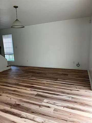 3 bed, 2.5 bath, 1700 sqft, $1,800 — Photo 4