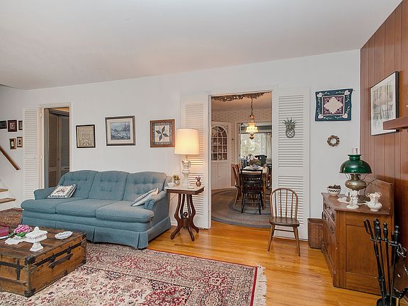 4th image of 145 Hillside Ave