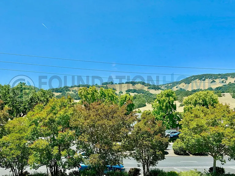404 San Marin Dr — Photo 18