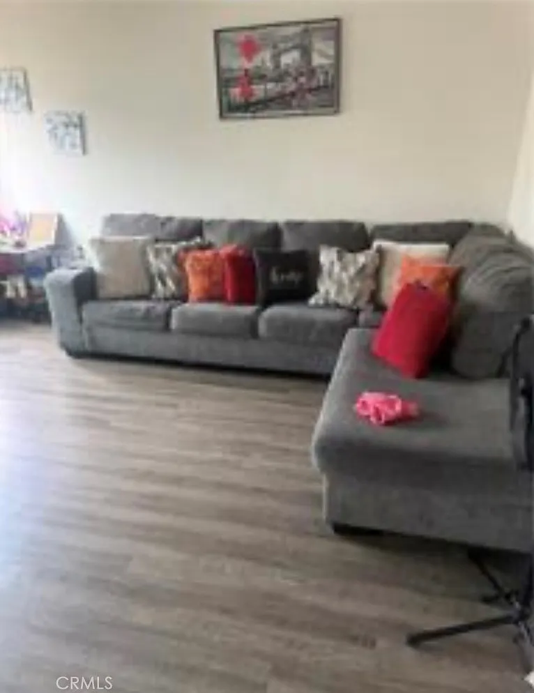 2 bed, 900 sqft, $1,650 — Photo 2