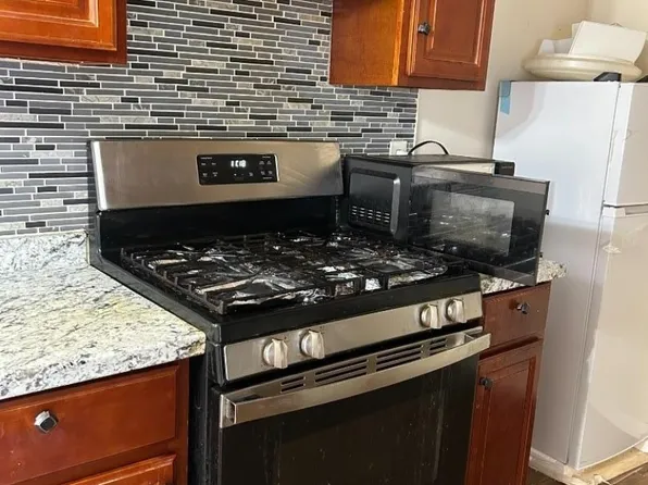 98 16th Ave, Newark, NJ 07103