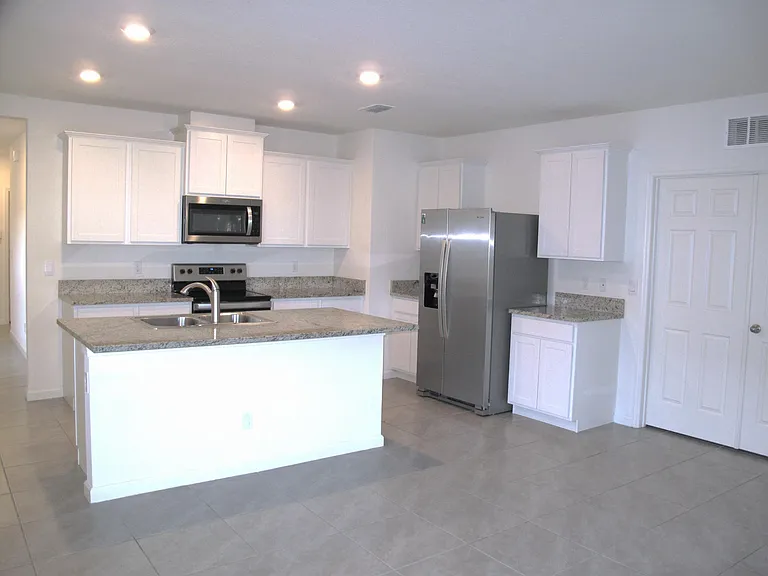 12221 SW Nettuno Way — Photo 6