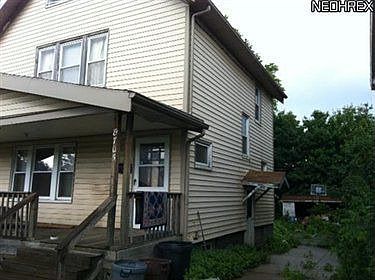 2nd image of 8705 Rosewood Ave