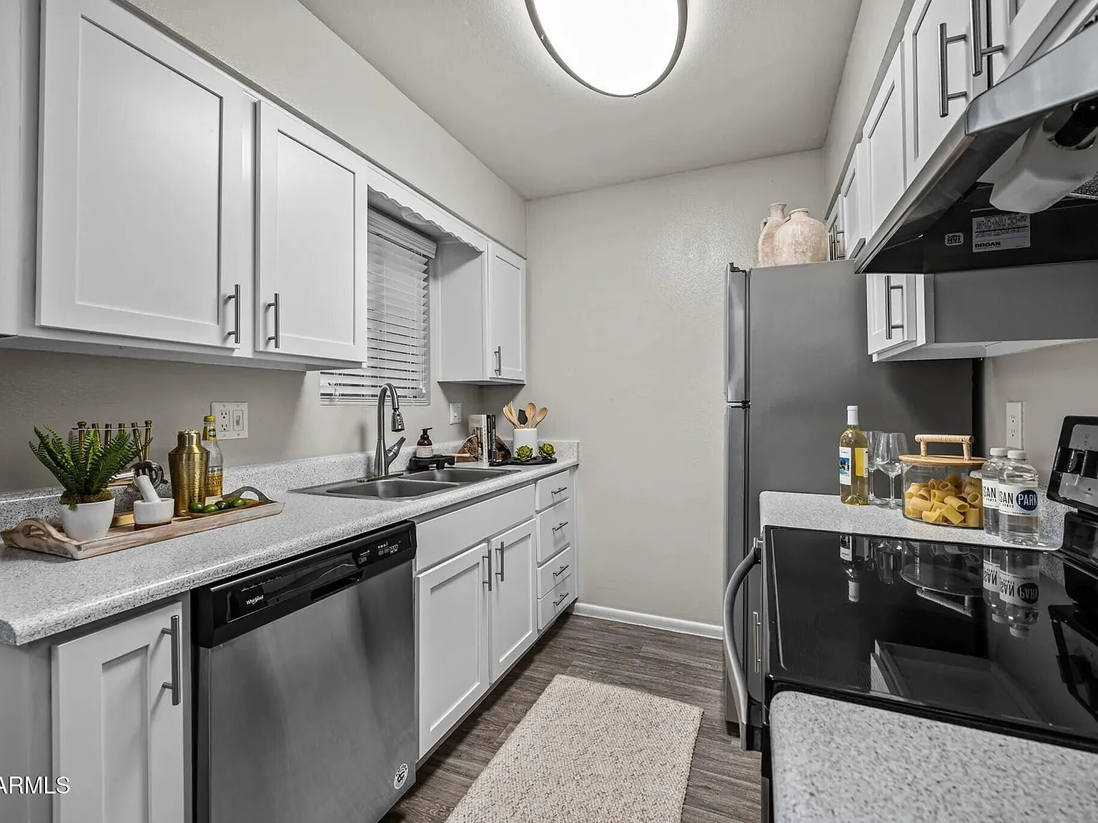 2 bed, 2.0 bath, 970 sqft, $1,255 — Photo 3