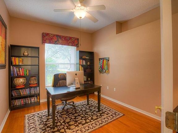 3rd image of 4908 Sylvan Oaks Dr