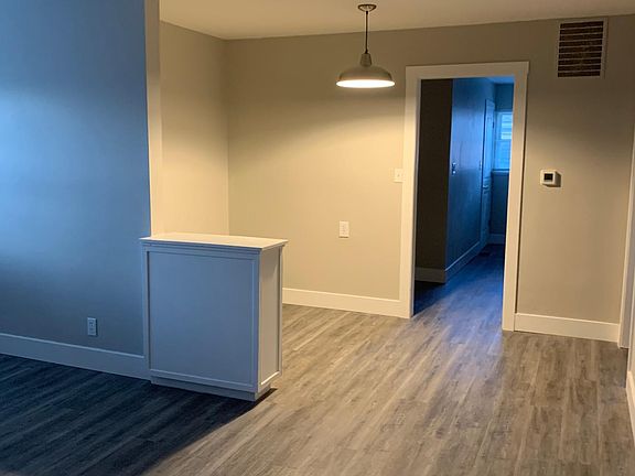 3rd image of 611 Mossoak Dr