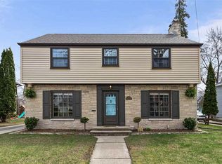 1120 N State St, Appleton, WI 54911