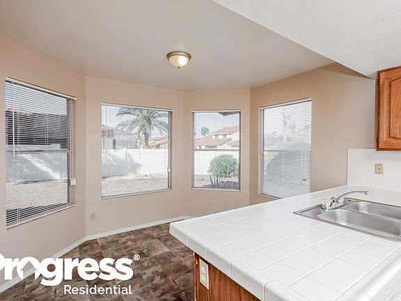 4th image of 4233 E Tanglewood Dr
