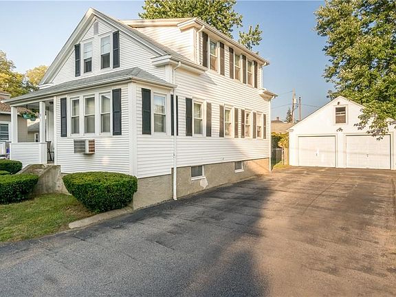 3rd image of 8 Peach Hill Ave
