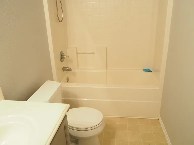 511 Lonestar Park Ln — Photo 22