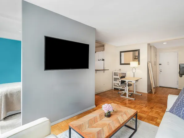 241 East 76th Street image 5 of 10