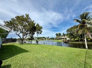 5796 SW 89th Way, Cooper City, FL 33328
