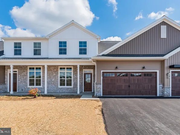 733 Aurora Dr #426, Mechanicsburg, PA 17055