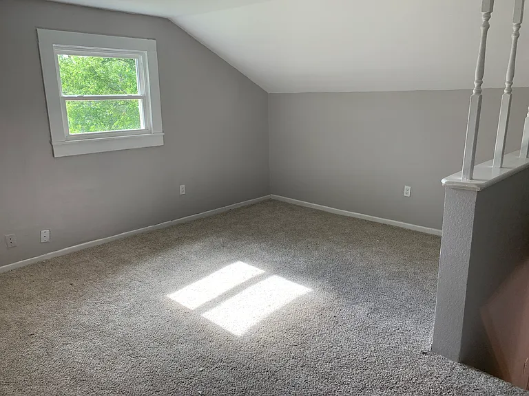 718 Peach St — Photo 10
