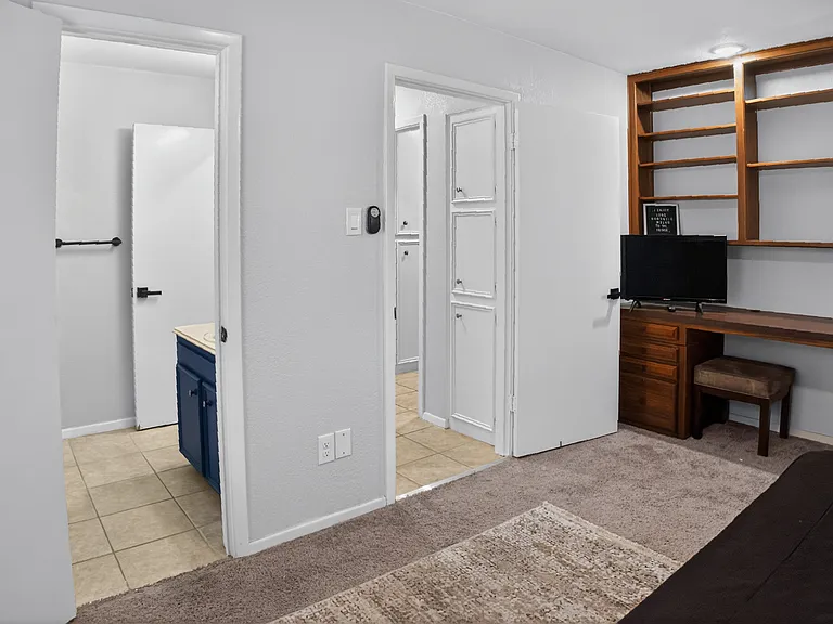6425 Heidelburg Ct — Photo 17