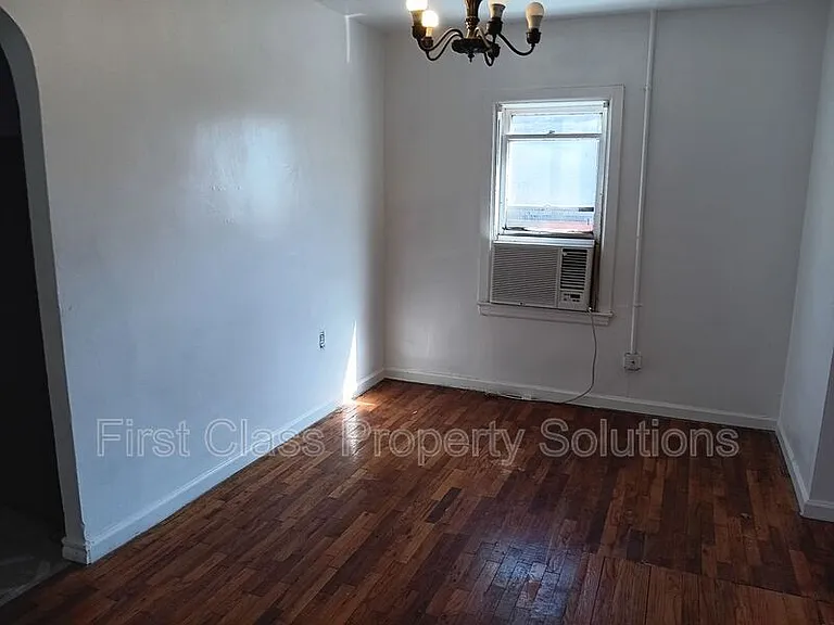 1701 NE 34th St — Photo 6
