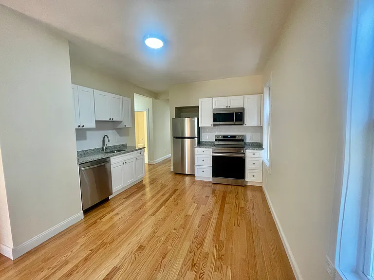 207 Princeton St #3 — Photo 8