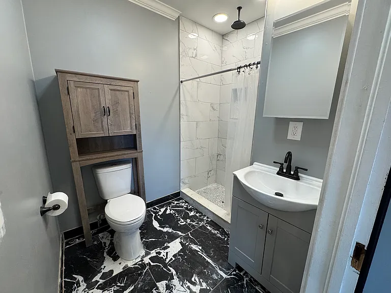 2112 S Main St #1 — Photo 15