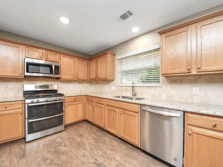 14610 Hazy Ridge Ln — Photo 24