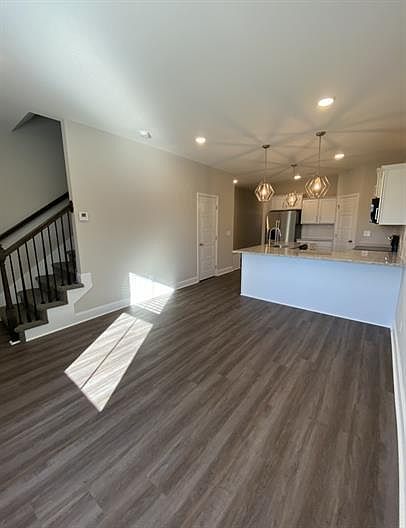 1st image of 200 Drayton Dr #C