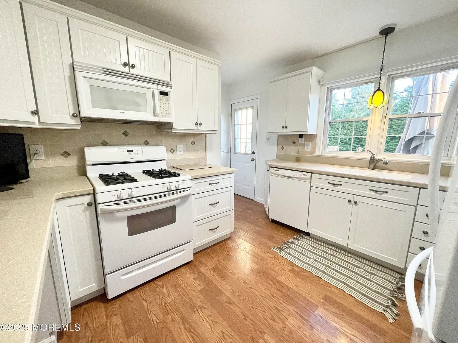 4 bed, 1428 sqft, $1,875 — Photo 3