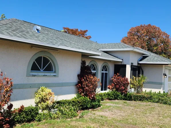 8403 SE Pettway Street, Hobe Sound, FL 33455