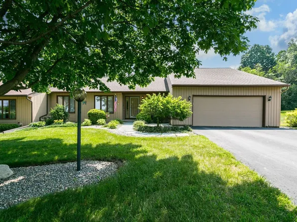 135 Spyglass Ln, Fayetteville, NY 13066