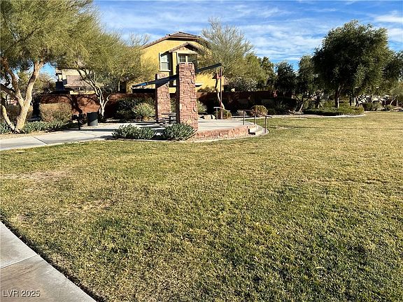 3rd image of 10468 Bay Ginger Ln