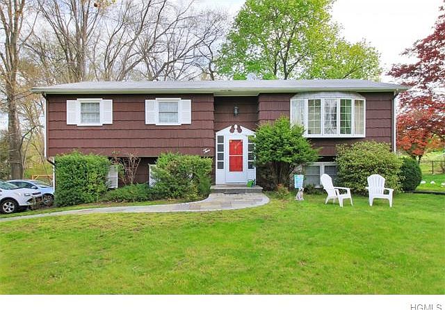1st image of 2 Brentwood Dr