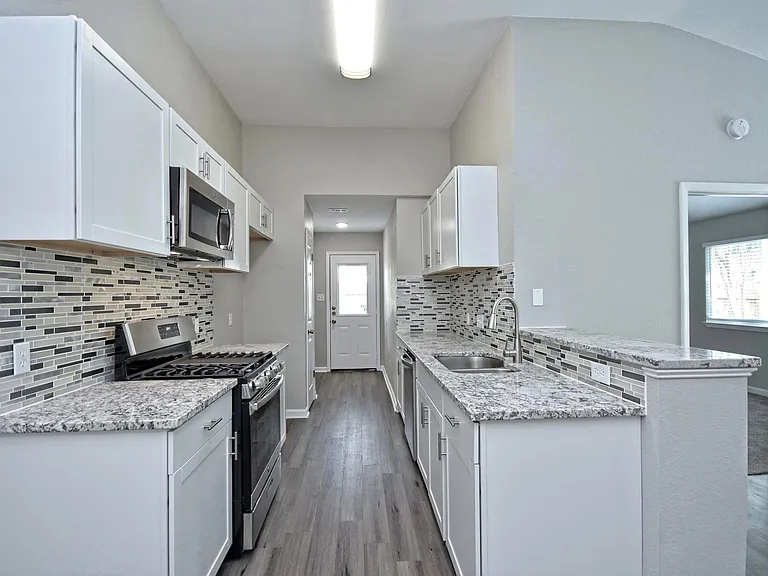 2302 Fuzz Fairway #B — Photo 1