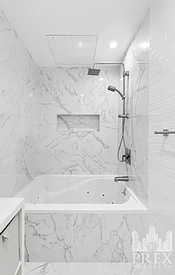 Bathroom, photo 2