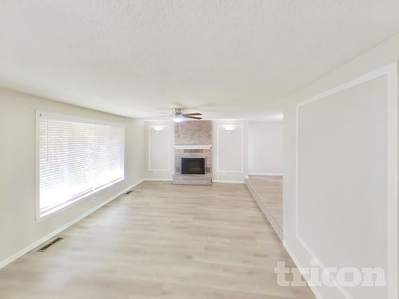 3rd image of 3394 Tyee Pl NE
