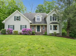 11 Austin Hill Rd, Clinton, NJ 08809