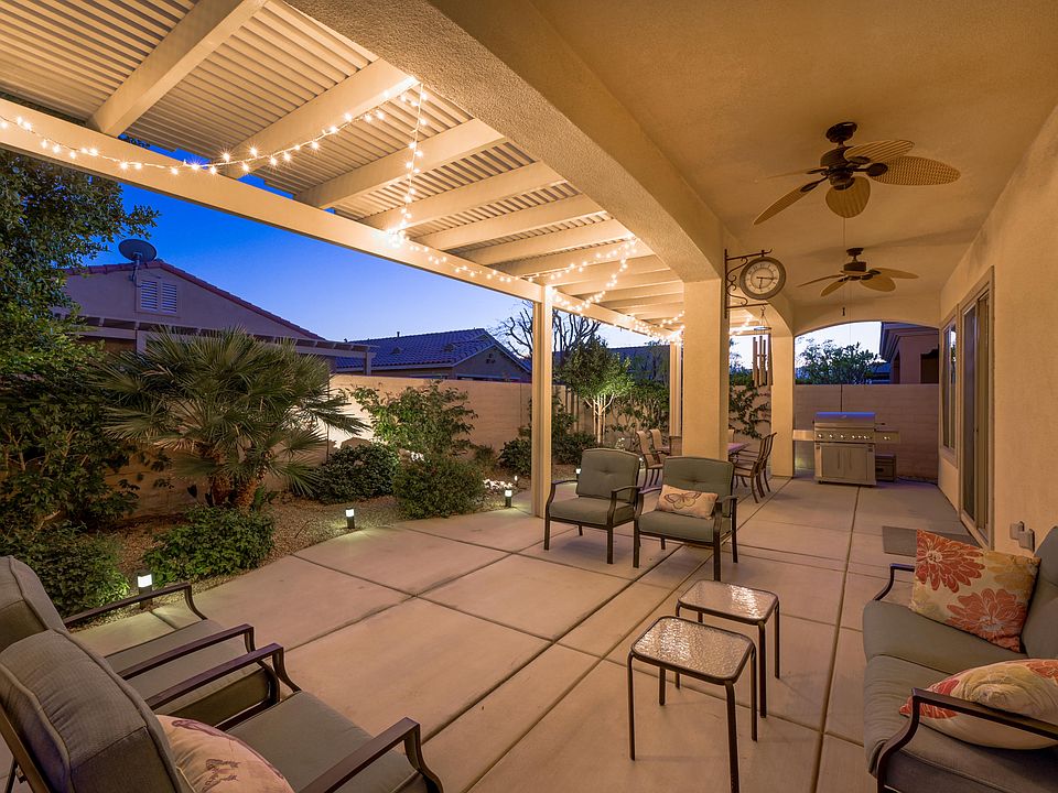 1st image of 81613 Avenida De Baile