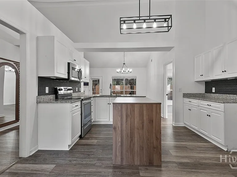 110 Saint Ives Way — Photo 11