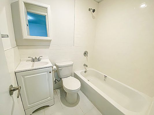 4th image of 412 W 145th St #Basement