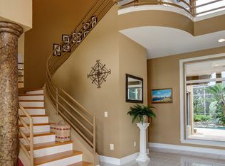 2021 Edgewater Dr, Mount Dora, FL 32757