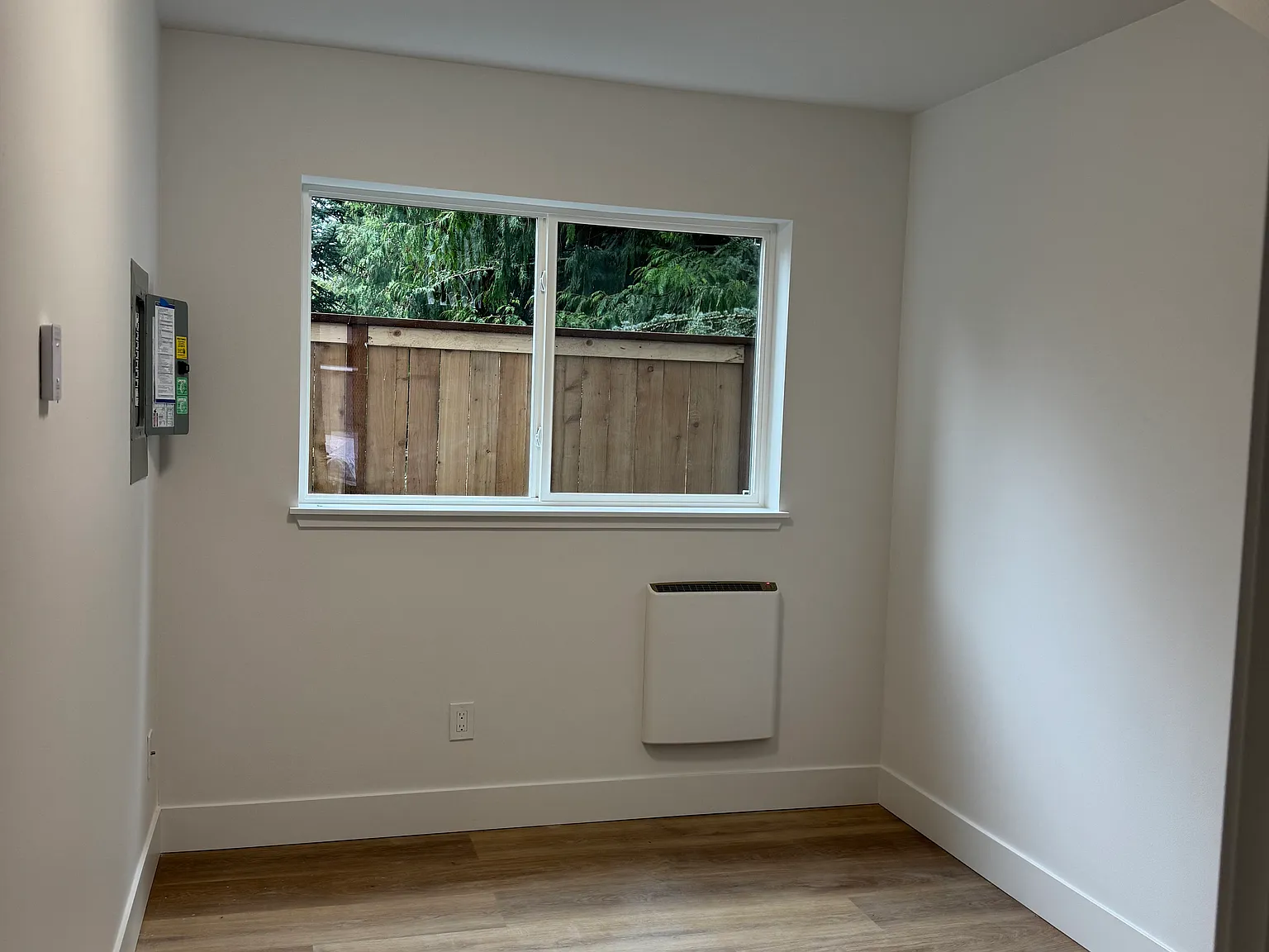 3 bed, 2.5 bath, 1350 sqft, $3,500 — Photo 4