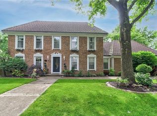 521 Camelot Dr, Liberty, MO 64068
