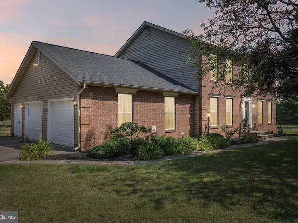 2092 Triple Green Ct, Hampstead, MD 21074