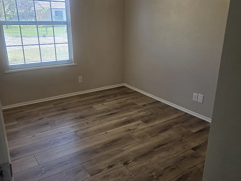 612 Christine St — Photo 13