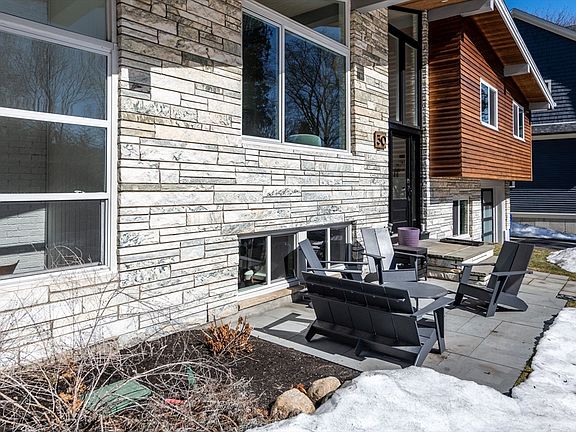 4th image of 30 Billings Ln