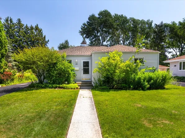 17 S Walnut St, Palatine, IL 60067