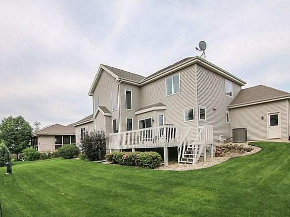 3rd image of 3028 Hartwicke Dr