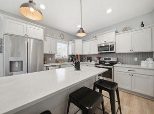 5421 150th St, Urbandale, IA 50323