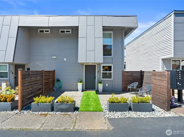 10112 NE 68th Street NE #4, Kirkland, WA 98033