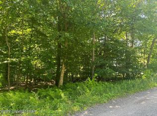 Robin Ln, Tobyhanna, PA 18466