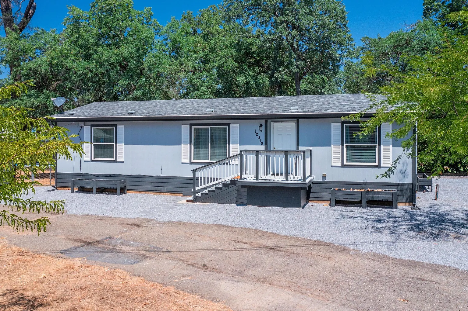 12018 Oak Leaf Ln photo 1